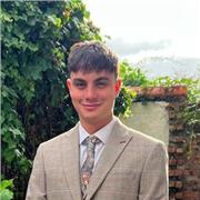 Soy profesor nativo de inglés, nacido y educado en Inglaterra. Imparto clases en Cehegín, Murcia, y online.